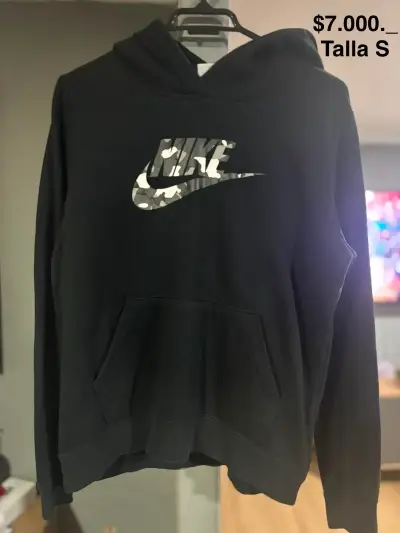 Polerón Nike negro con logo camuflado - miniatura 1