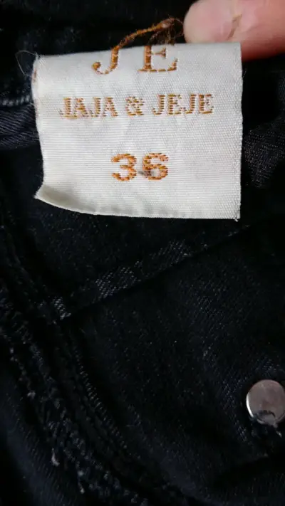 Jeans negros desgastados para mujer talla 36 - miniatura 4