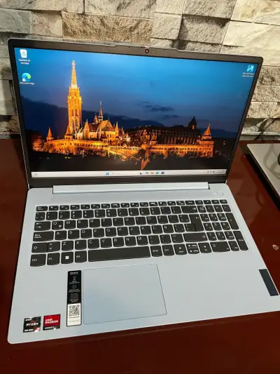 Lenovo ideapad slim 3 - miniatura 1