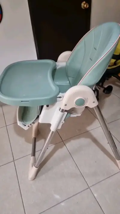 Silla de comer para bebé ajustable verde - miniatura 1
