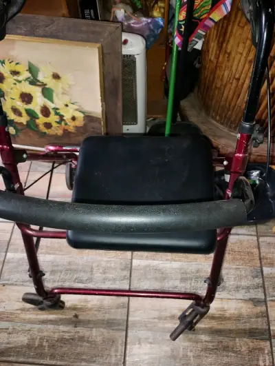 Andador para adultos con asiento plegable - miniatura 2