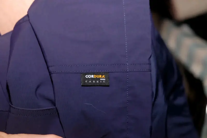 Abrigo azul de hombre Nanamica con tela Cordura - 4