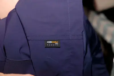 Abrigo azul de hombre Nanamica con tela Cordura - miniatura 4