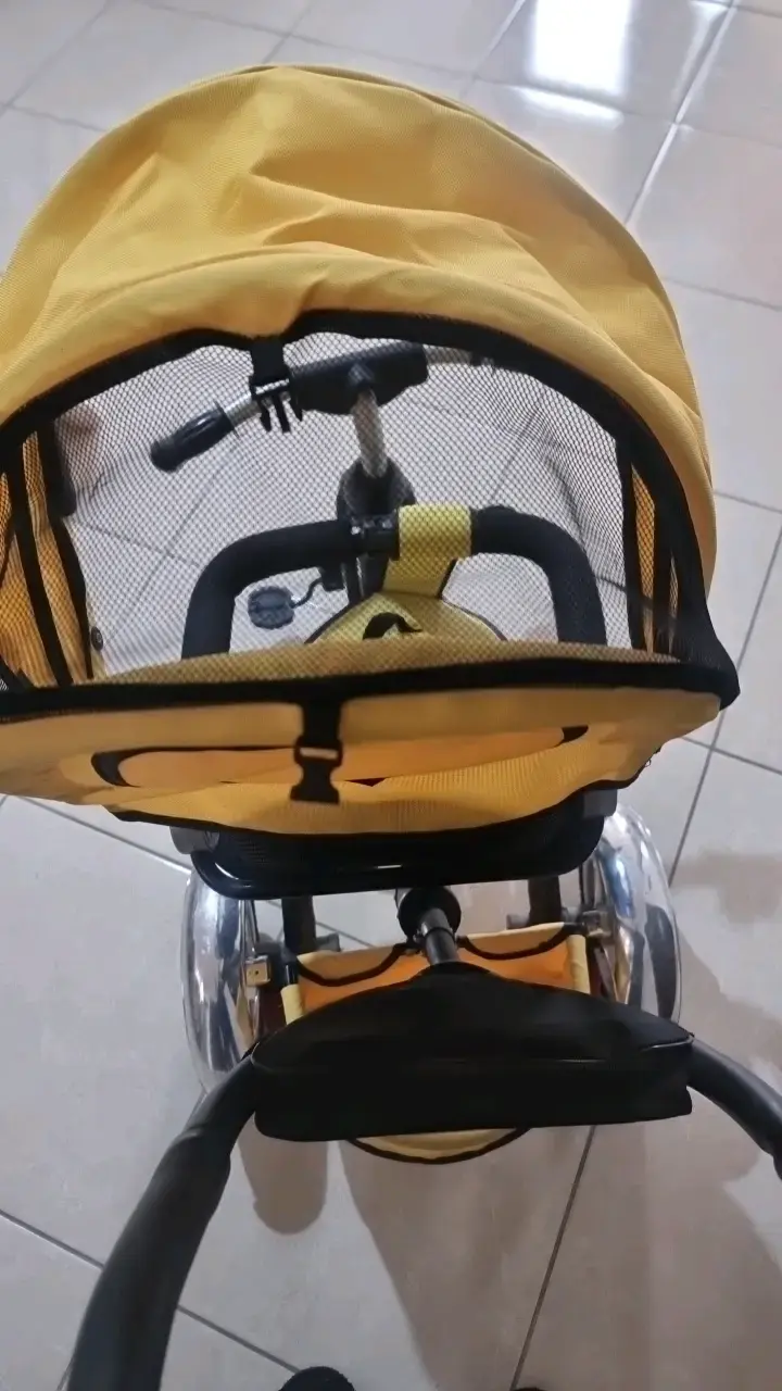 Triciclo para niños con toldo amarillo - 3