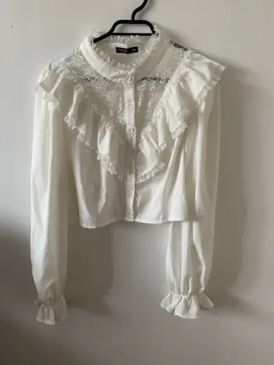 Blusa Blanca con Encaje y Volantes talla 4XL - miniatura 1