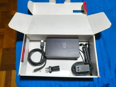 Consola Nintendo Switch v2 con Joy-Con Azul y Rojo - miniatura 1