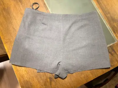 Short gris con lazo lateral talla 2XL - miniatura 2