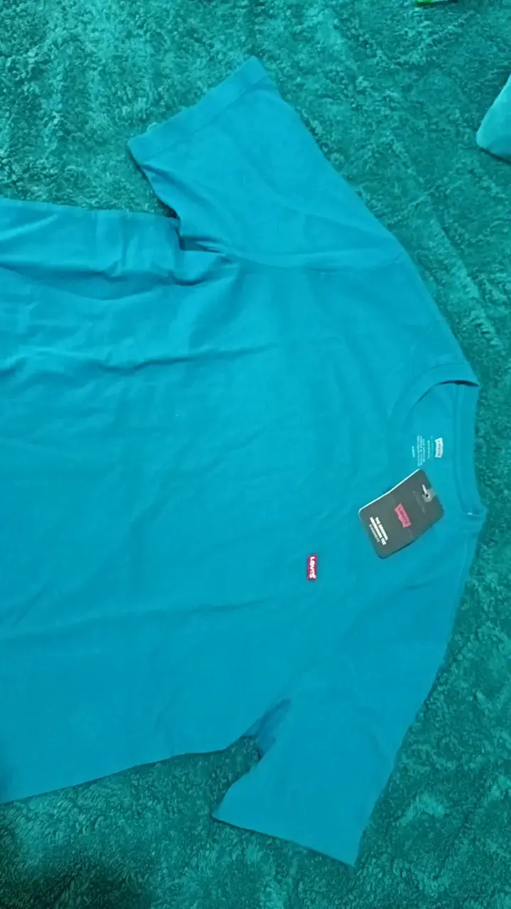 Polera Levi's azul  talla Xs - 2