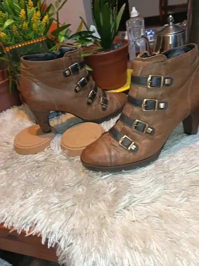 Botines de cuero marrón con hebillas - miniatura 3
