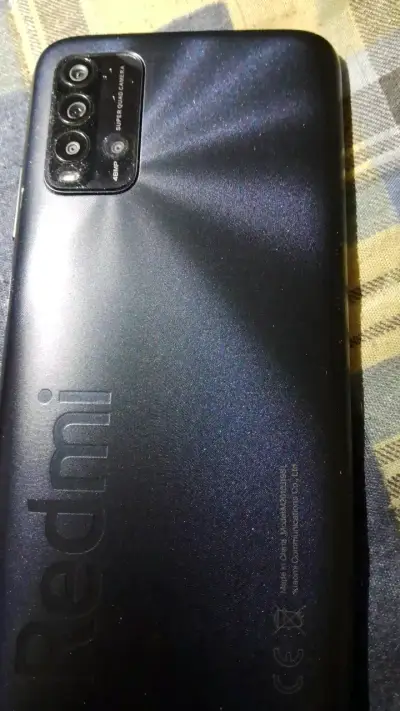 Smartphone Xiaomi Redmi con triple cámara - miniatura 2