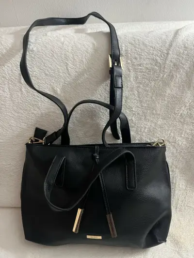 Cartera negra de cuero Aldo con detalles dorados - miniatura 2