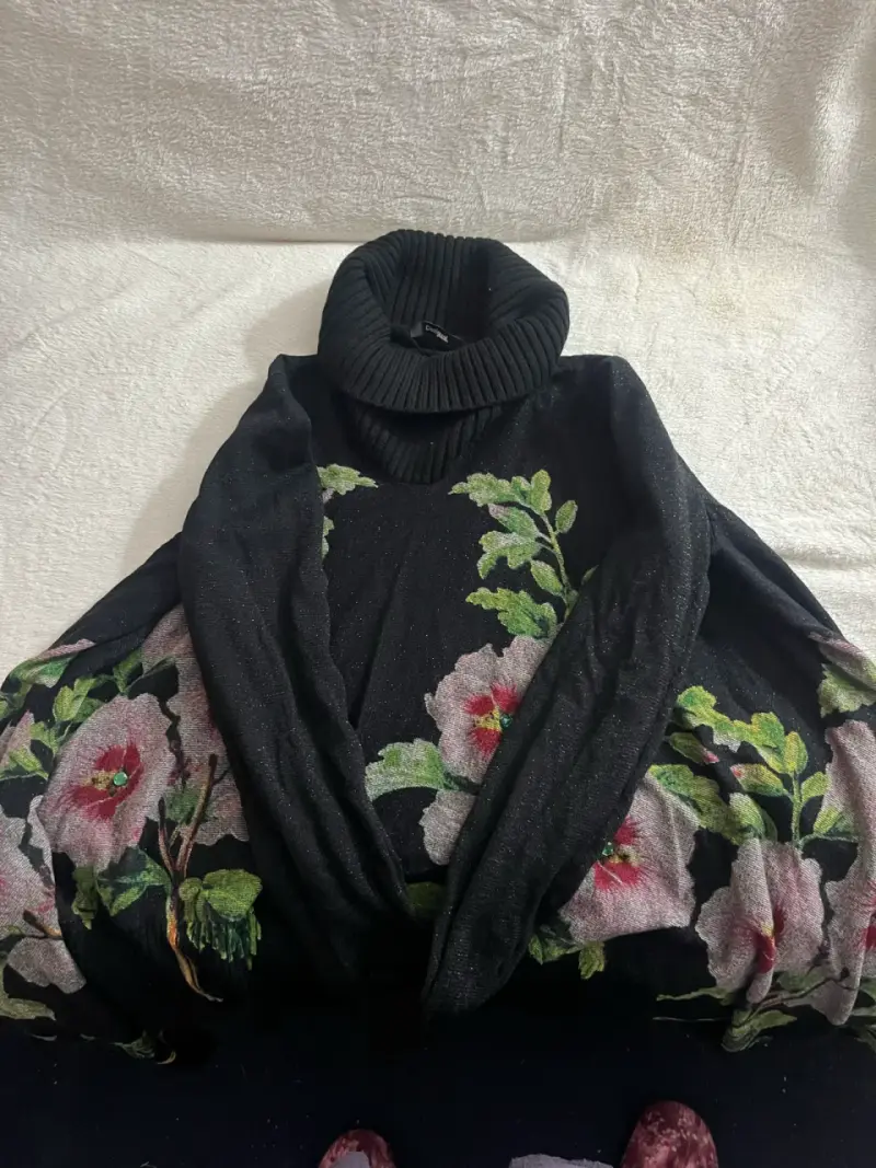 Suéter de cuello alto Desigual con diseño floral - 2