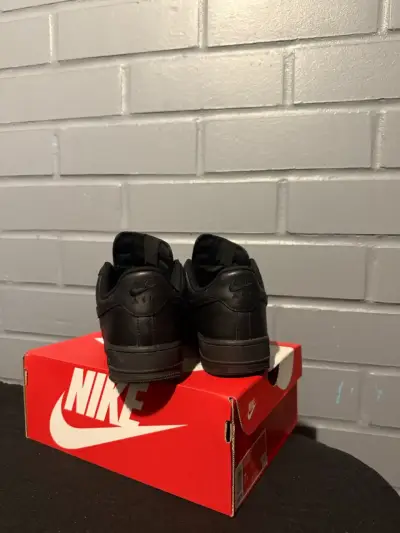 Zapatillas Nike Air Force 1 Negras - miniatura 1
