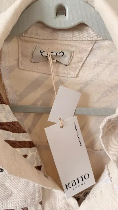 Chaqueta de mezclilla con estampado animal print - miniatura 3