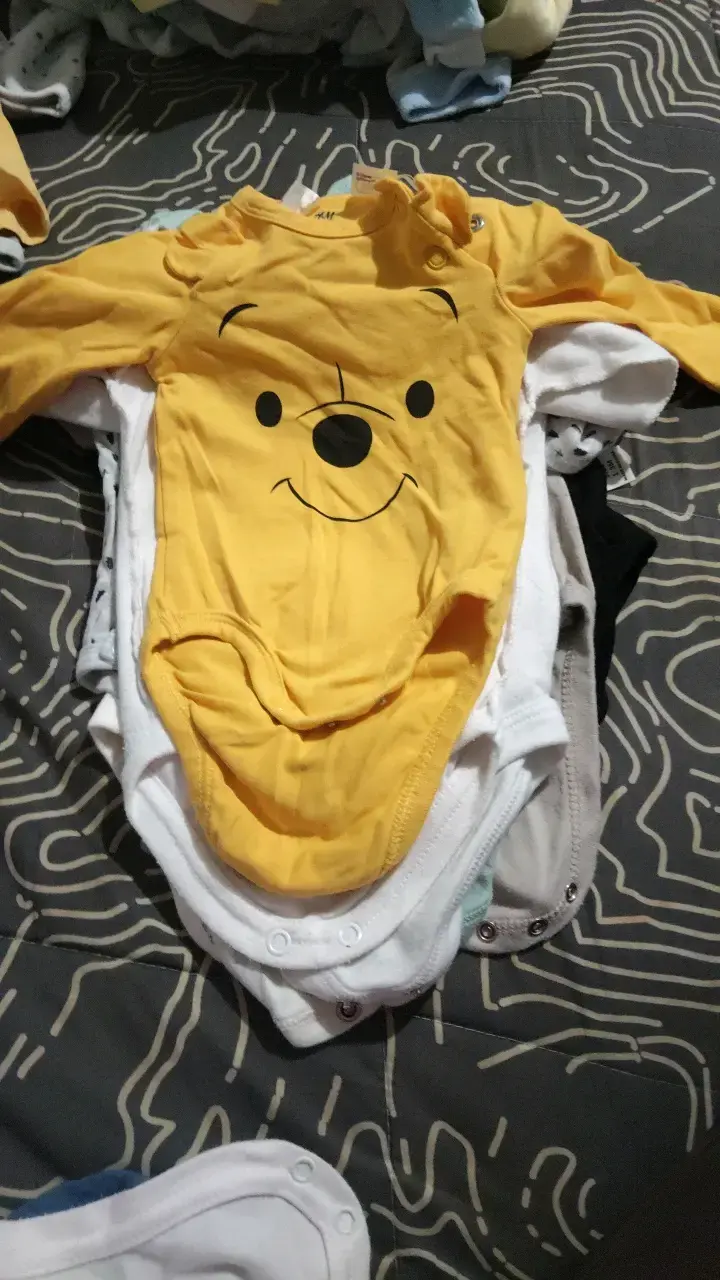 Lote de bodies para bebé con diseños variados - 3