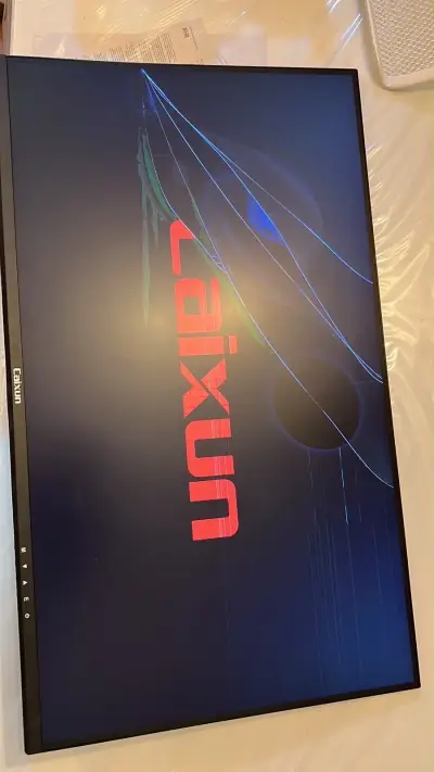 Monitor Caixun y HP  24 pulgadas con pantalla rota - miniatura 1