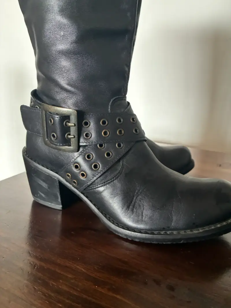 Botas de cuero negras con hebillas - 4