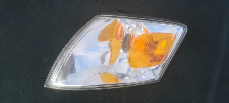 Foco Punta Izquierda Mazda MPV 1996-1998 - 1