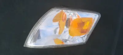 Foco Punta Izquierda Mazda MPV 1996-1998 - miniatura 1