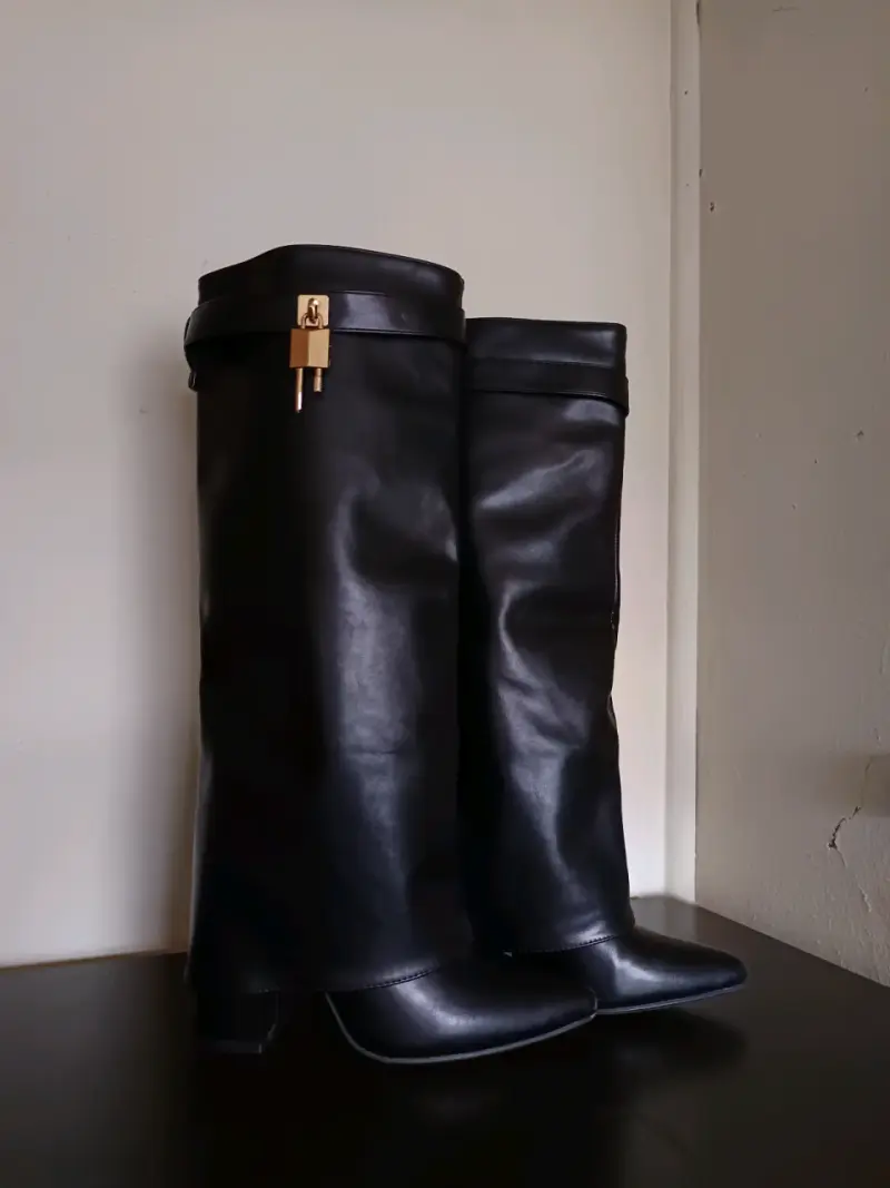 Botas de cuero negras - 1