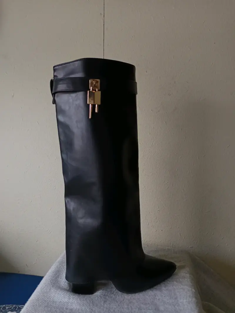 Botas de cuero negras - 2