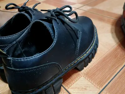 Zapatos negros plataforma - miniatura 2