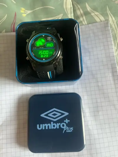 Reloj digital deportivo Umbro Plus con caja - miniatura 1