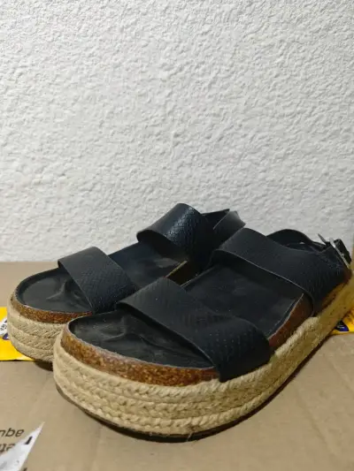 Sandalias Negras de Plataforma Sybilla Talla 39 - miniatura 1