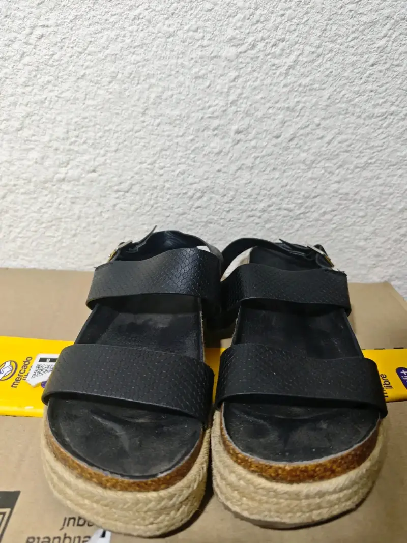 Sandalias Negras de Plataforma Sybilla Talla 39 - 2