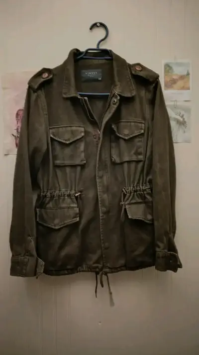 Chaqueta verde militar con bolsillos - miniatura 1