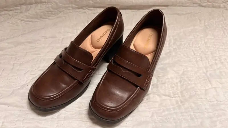 Zapatos de tacón tipo mocasín marrón para mujer - 2
