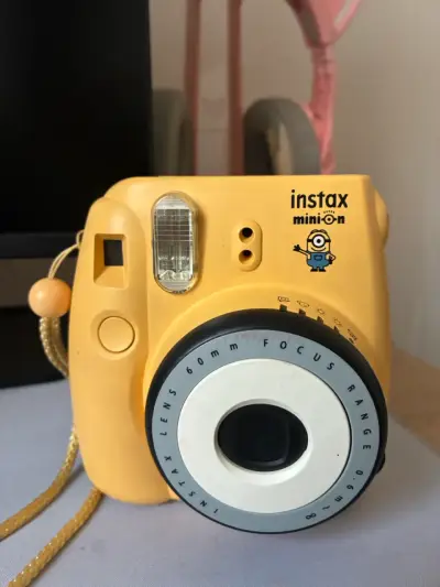 Cámara instantánea amarilla Instax Mini Minion - miniatura 1