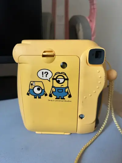 Cámara instantánea amarilla Instax Mini Minion - miniatura 2