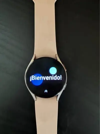 Samsung Galaxy Watch5 rosa con cargador - miniatura 3