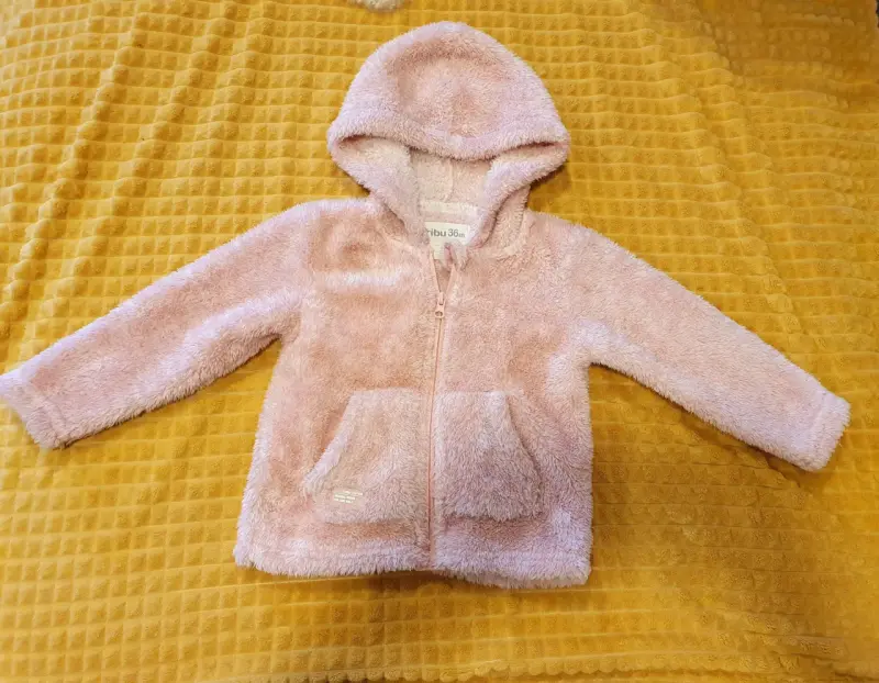 Polerón de peluche rosada para bebé Tribu 36m