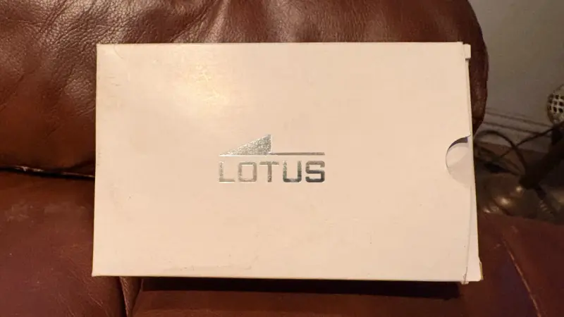 Reloj Lotus para mujer con correa de malla - 1