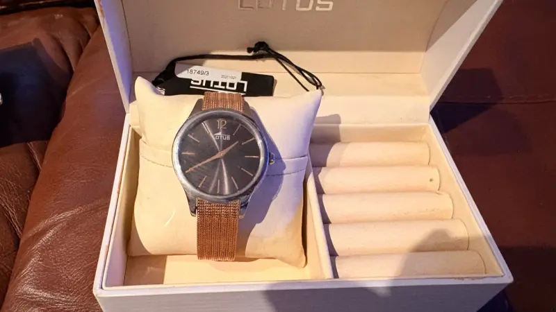 Reloj Lotus para mujer con correa de malla - 4