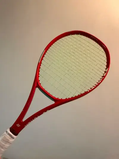 Raqueta de tenis Yonex VCORE 98 (2026) roja - miniatura 1