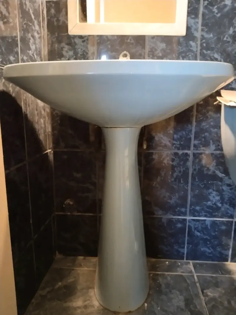 Lavamanos de cerámica azul con pedestal - 2