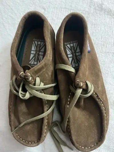 Zapatos de gamuza marrón Hush Puppies para hombre - miniatura 1
