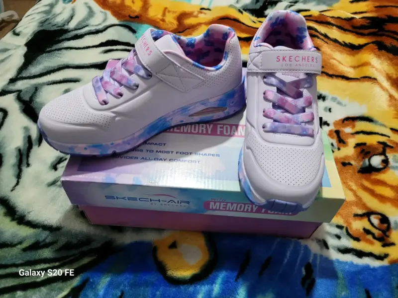 Zapatillas Skechers para niña con Memory Foam - 1