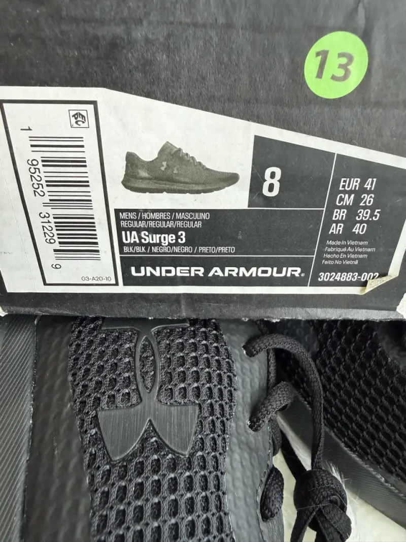 Zapatillas deportivas negras Under Armou UA Surge - 2