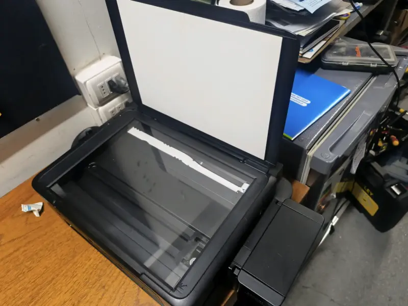 Impresora multifuncional Epson L220 con sistema de tinta continua - 4
