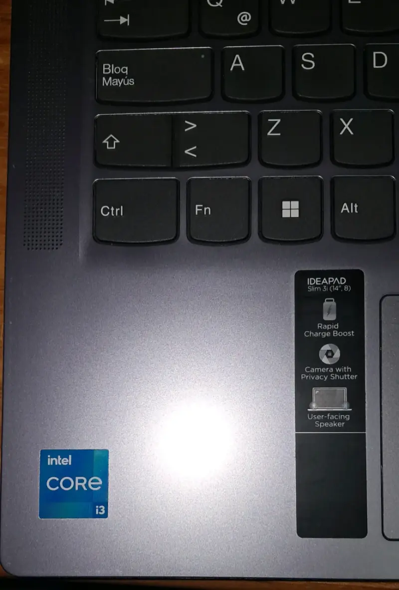 Laptop Lenovo Intel Core i3 (del gobierno) - 2