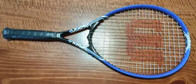 Raqueta Tenis Wilson Tour Slam con Stop Shock - miniatura 1