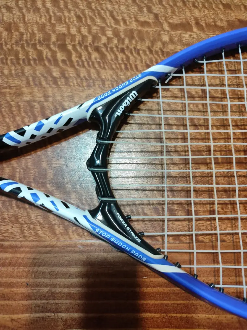 Raqueta Tenis Wilson Tour Slam con Stop Shock - 2