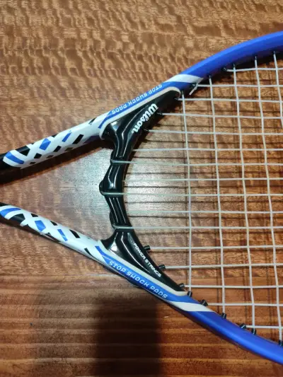 Raqueta Tenis Wilson Tour Slam con Stop Shock - miniatura 2