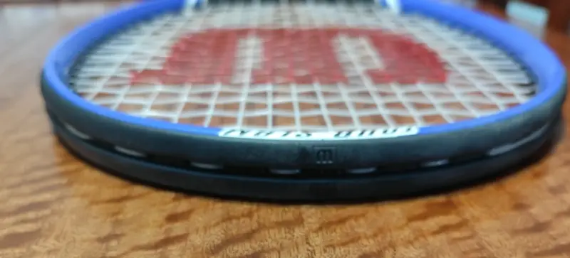 Raqueta Tenis Wilson Tour Slam con Stop Shock - 4