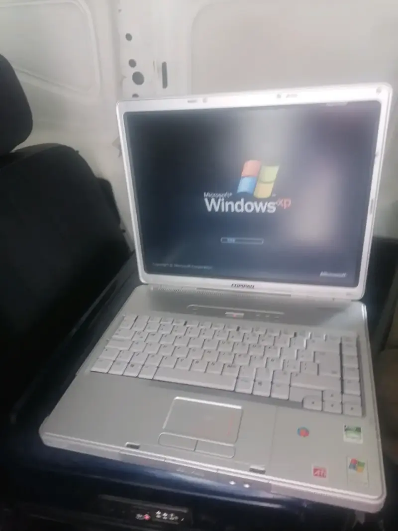 COMPAQ PRESARIO - 2