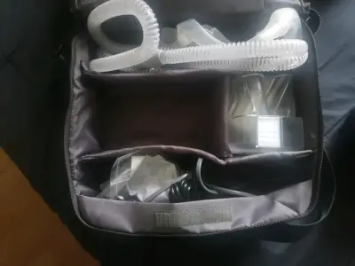 Máquina CPAP portátil ResMed con accesorios - miniatura 2